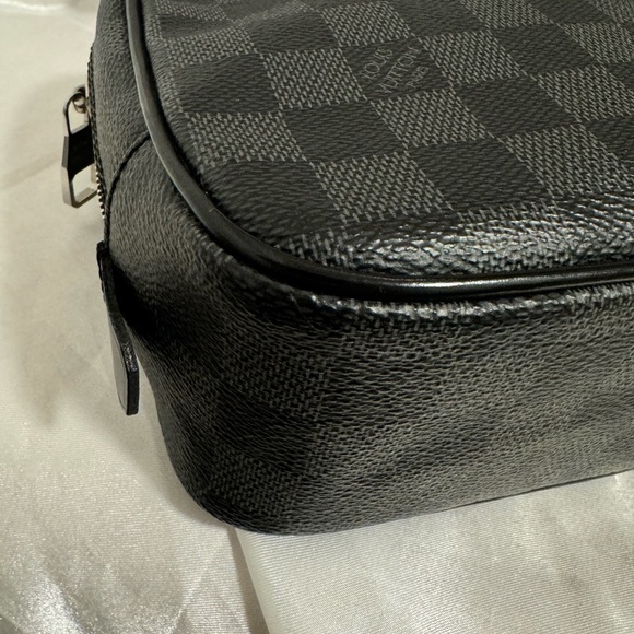 Louis Vuitton Damier Graphite Truth Toilette Bag - Picture 6 of 11